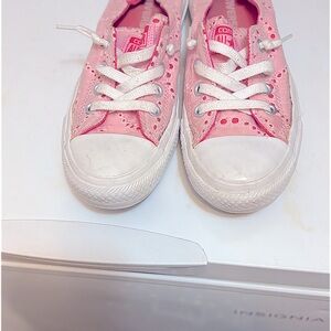 Womens Limited Edition Eyelet Lace Converse size 8.5